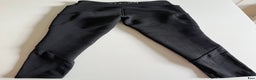 Ridbyxor ryttarutrustning till salu: Fodrade svarta ridbyxor från Alequi i Gammalkil - Annons 3