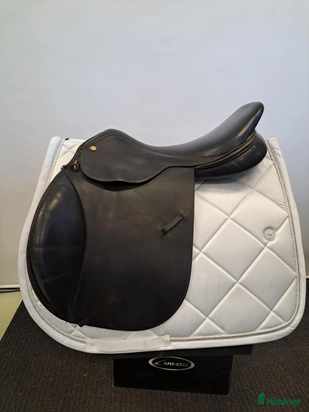 Sadlar hästutrustning till salu: Pessoa Hoppsadel i Färnäs - Annons 1