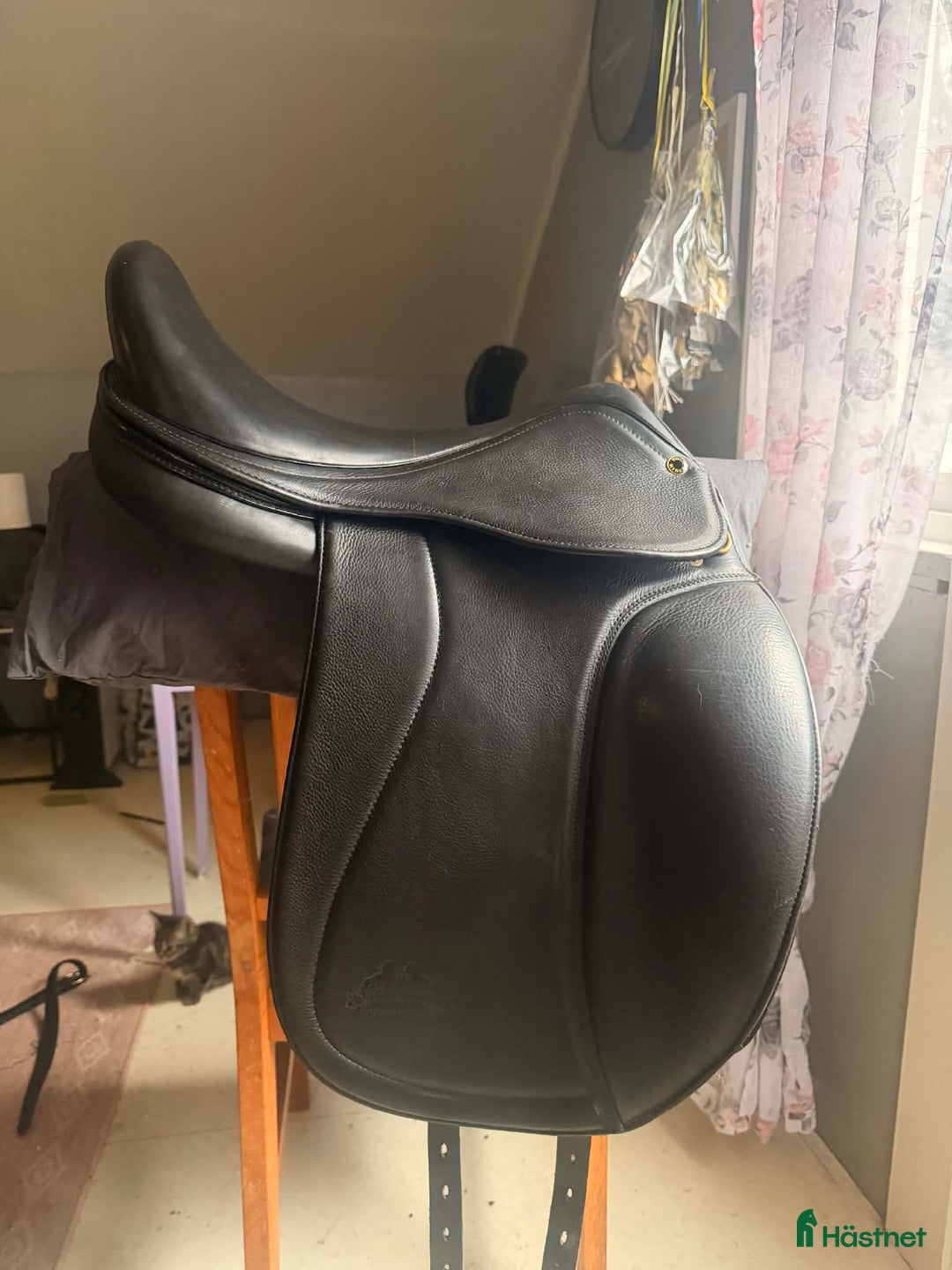 Sadlar hästutrustning till salu: Töltrider Djupur 17' i Söderala - Annons 1