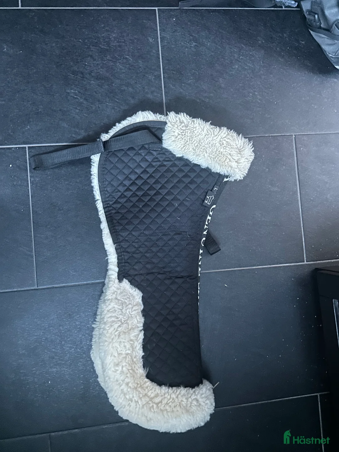 Sadeltillbehör hästutrustning till salu: Fårskinnspadd - Annons 2