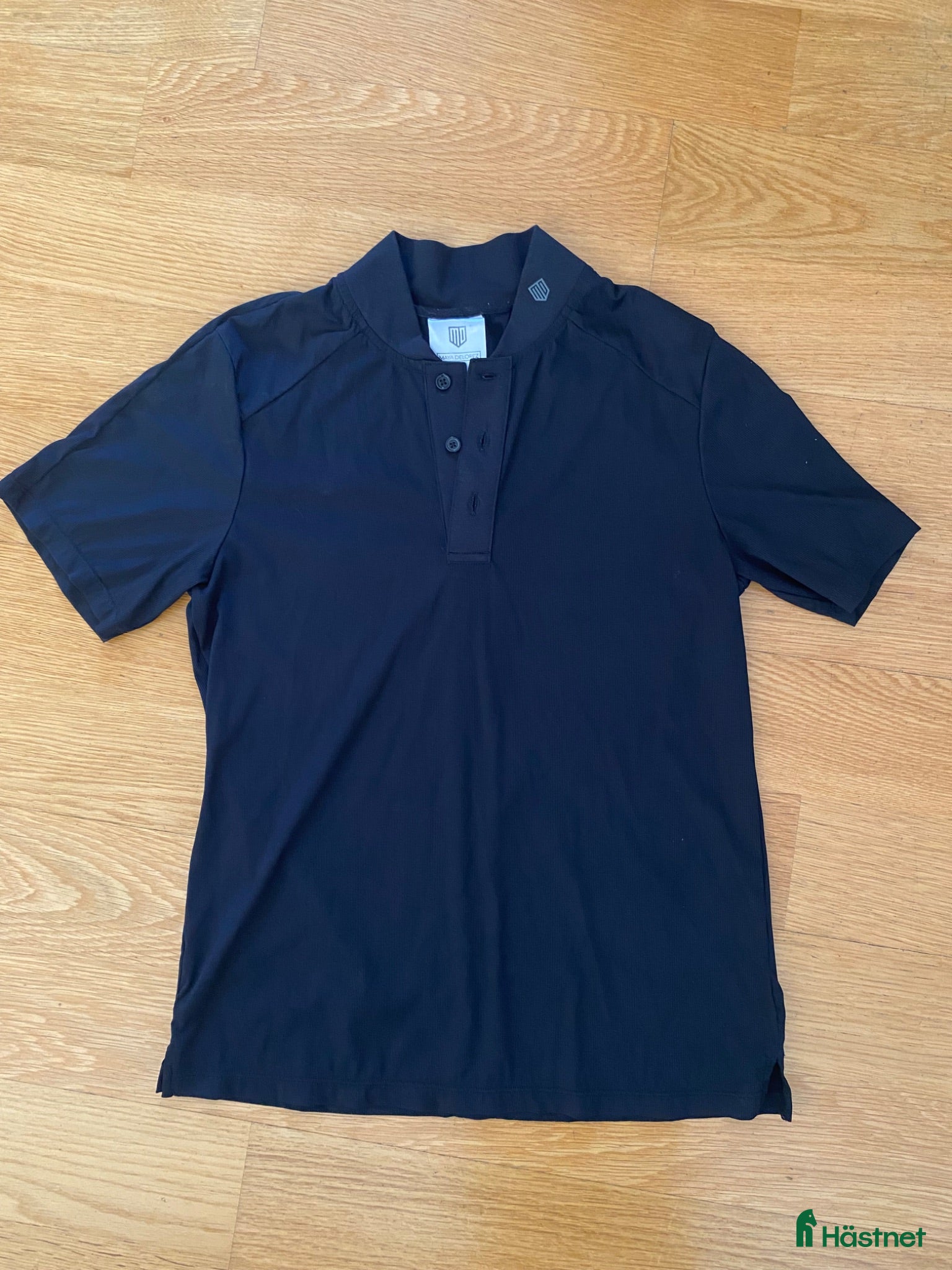 Övrigt Ridkläder ryttarutrustning till salu: Mata delorez T-shirt strl S - Annons 1
