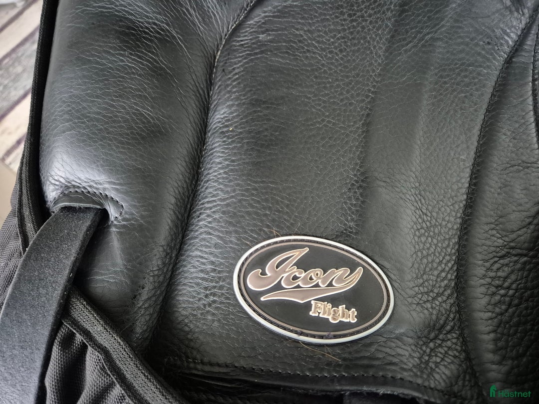 Sadlar hästutrustning till salu: Dressyrsadel i fint skick  i Skultuna - Annons 5