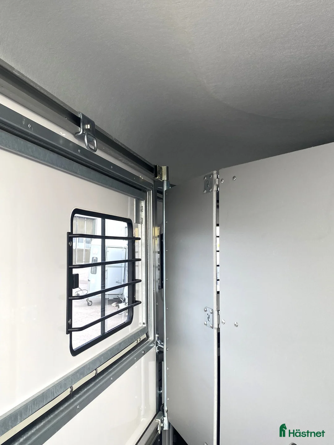 Hästtransporter  fordon & transport till salu: Diagonallastad Fautras Oblic+2 för 2 hästar i Kvicksund - Annons 17