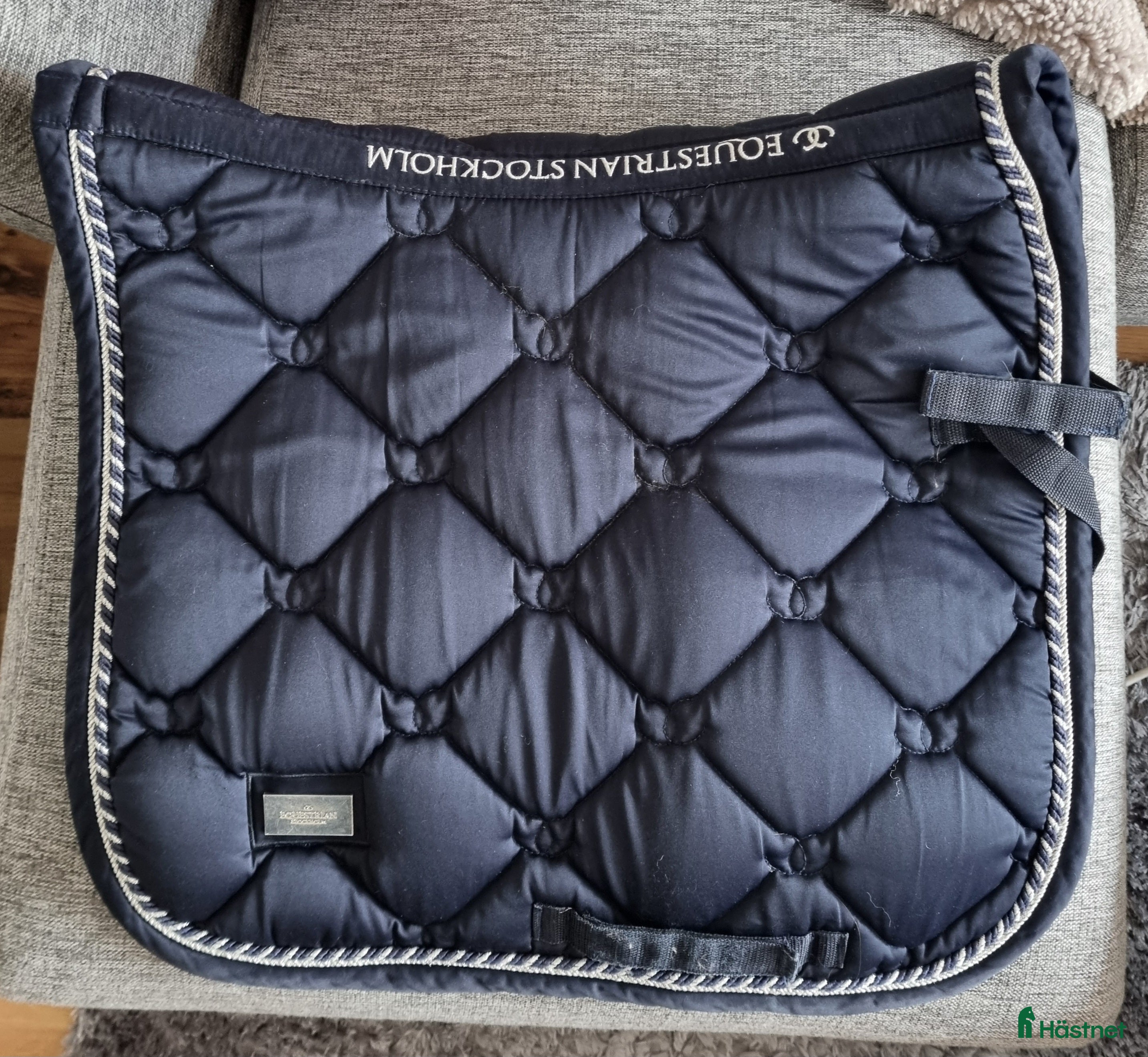 Schabrak & Vojlockar hästutrustning till salu: Equestrian schabrak i nyskick. i Orsa - Annons 16