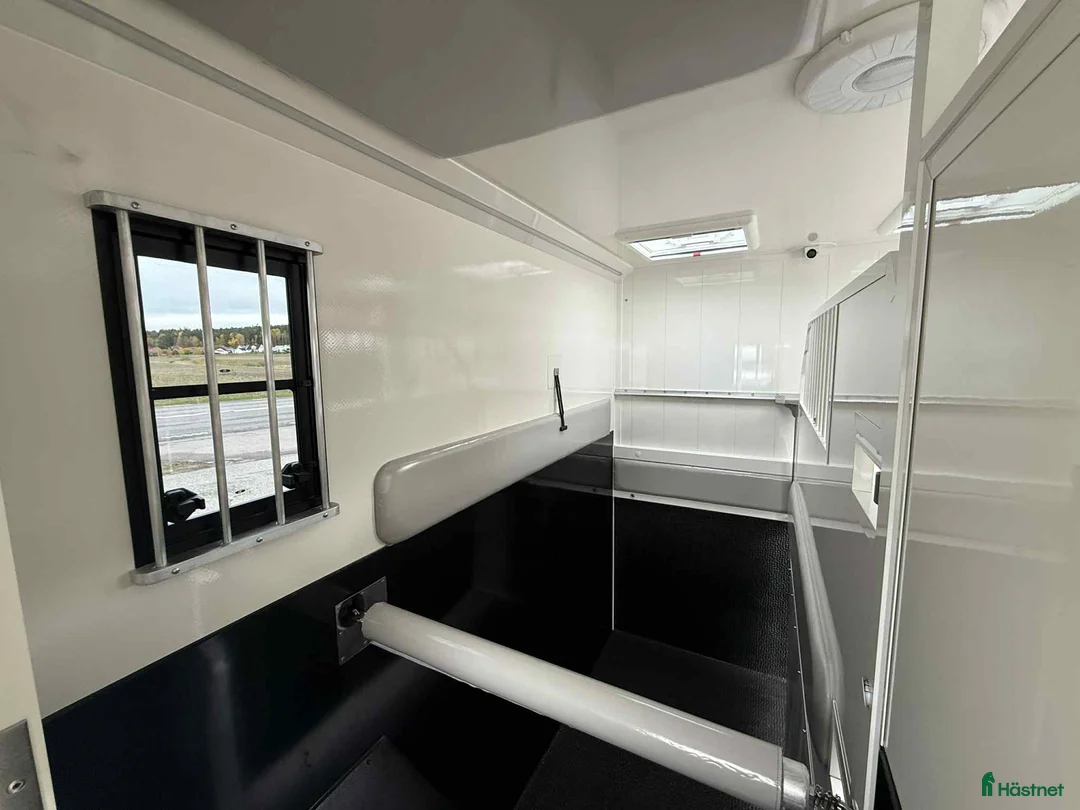 Hästlastbilar  fordon & transport till salu: NORDIC HORSE 5 STUTERI *HÖG LASTVIKT* i Köping - Annons 13