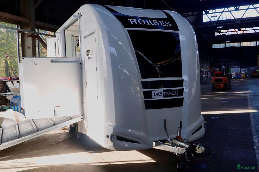 Hästtransporter  fordon & transport till salu: Equi-Trek Day-Treka Stuteri  - Annons 2
