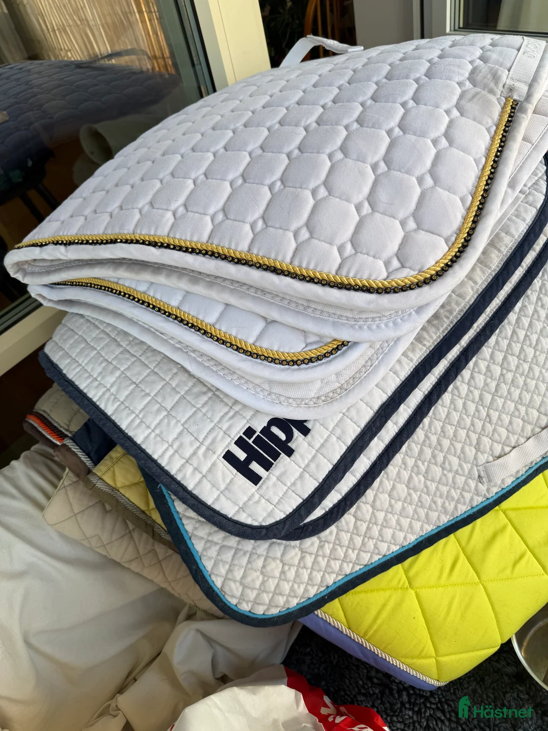 Schabrak & Vojlockar hästutrustning till salu: Schabrak dressyr och hopp  i Visby - Annons 1