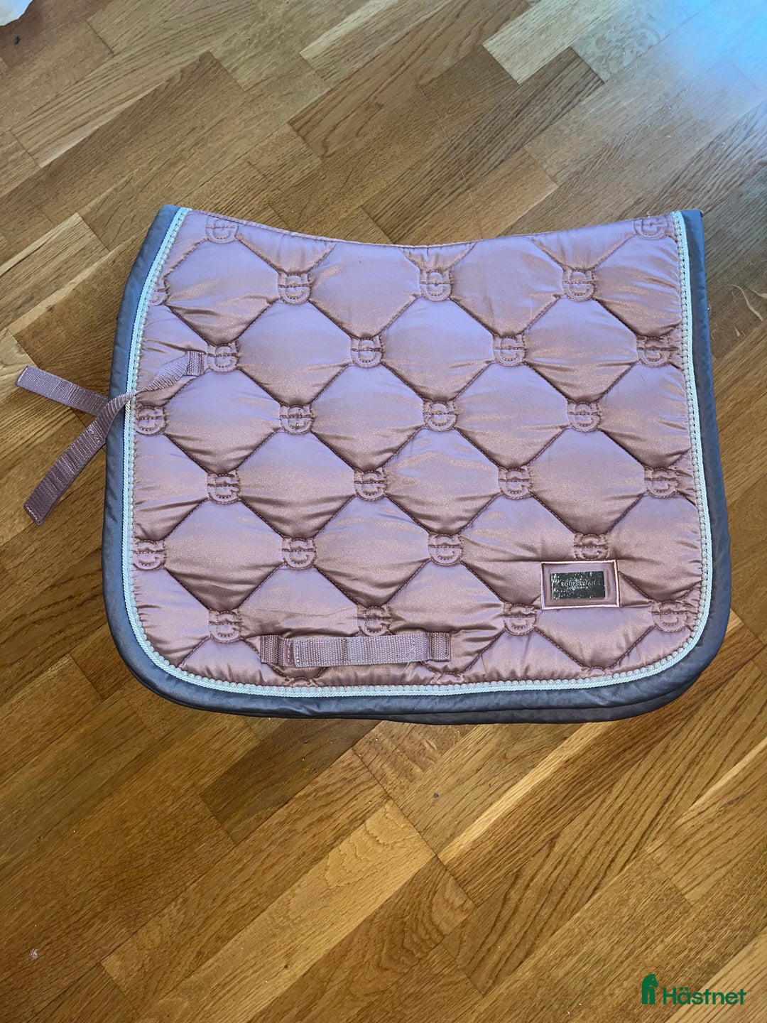 Schabrak & Vojlockar hästutrustning till salu: Två es schabrak i Johanneshov - Annons 5