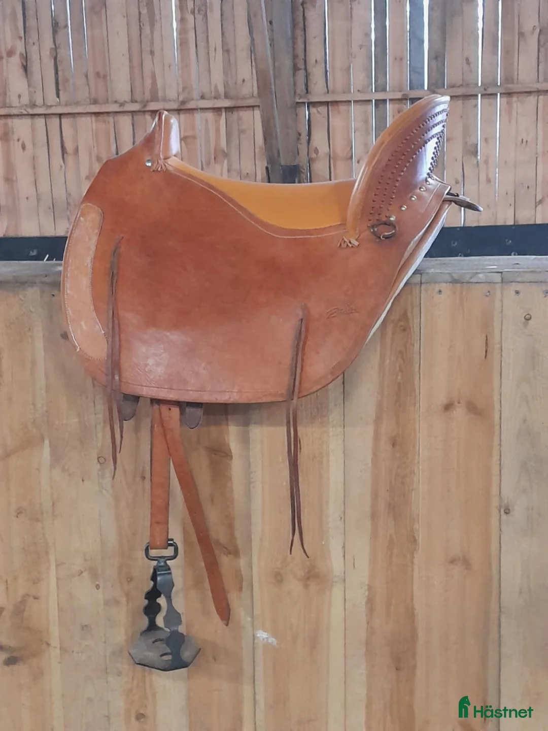 Sadlar hästutrustning till salu: Spansk vaquerosadel i Katthammarsvik - Annons 3