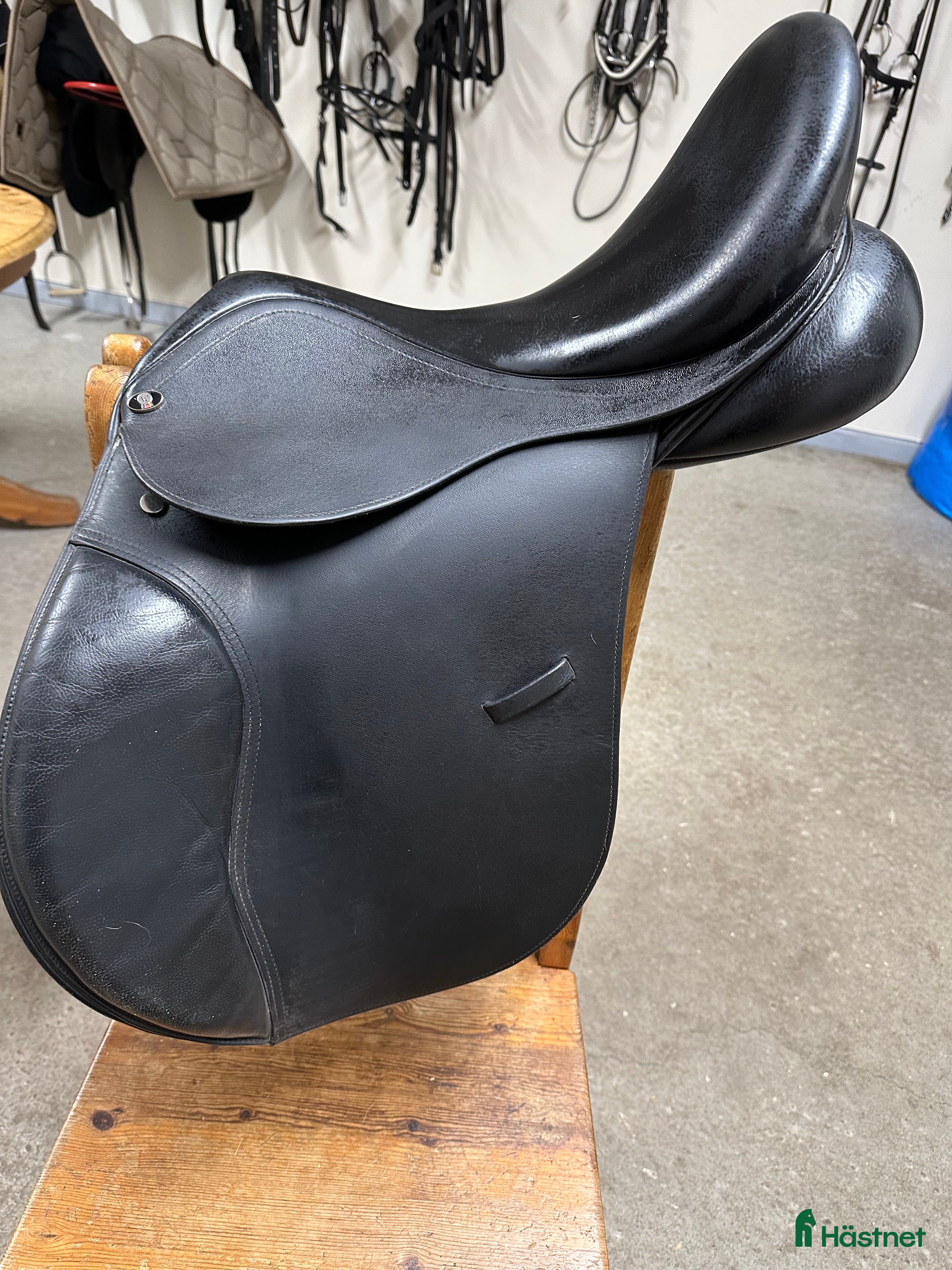 Sadlar hästutrustning Allround mot hoppsadel 17.5 - Annons 14