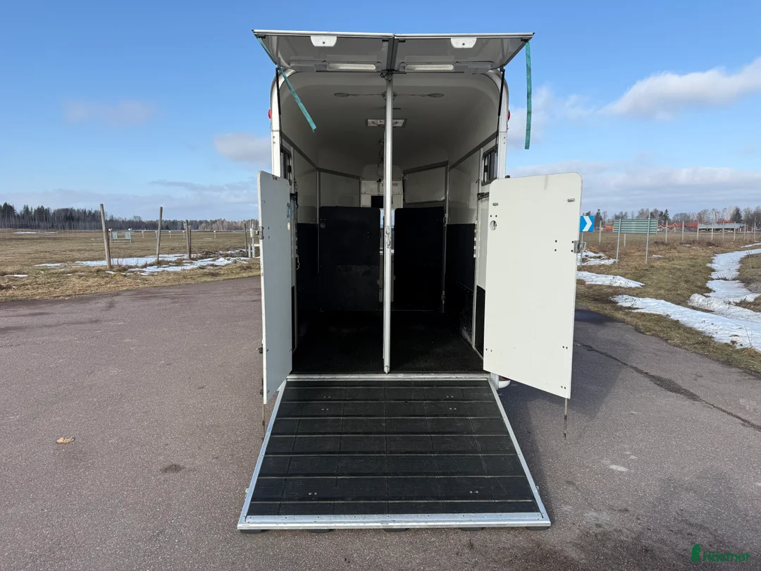 Hästtransporter  fordon & transport till salu: UME B50 -14 - Momsad! - Annons 5