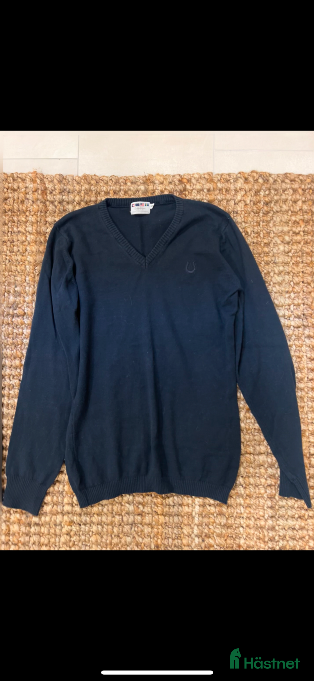 Övrigt Ridkläder ryttarutrustning till salu: Blå v-ringad tröja  i Kristianstad - Annons 1