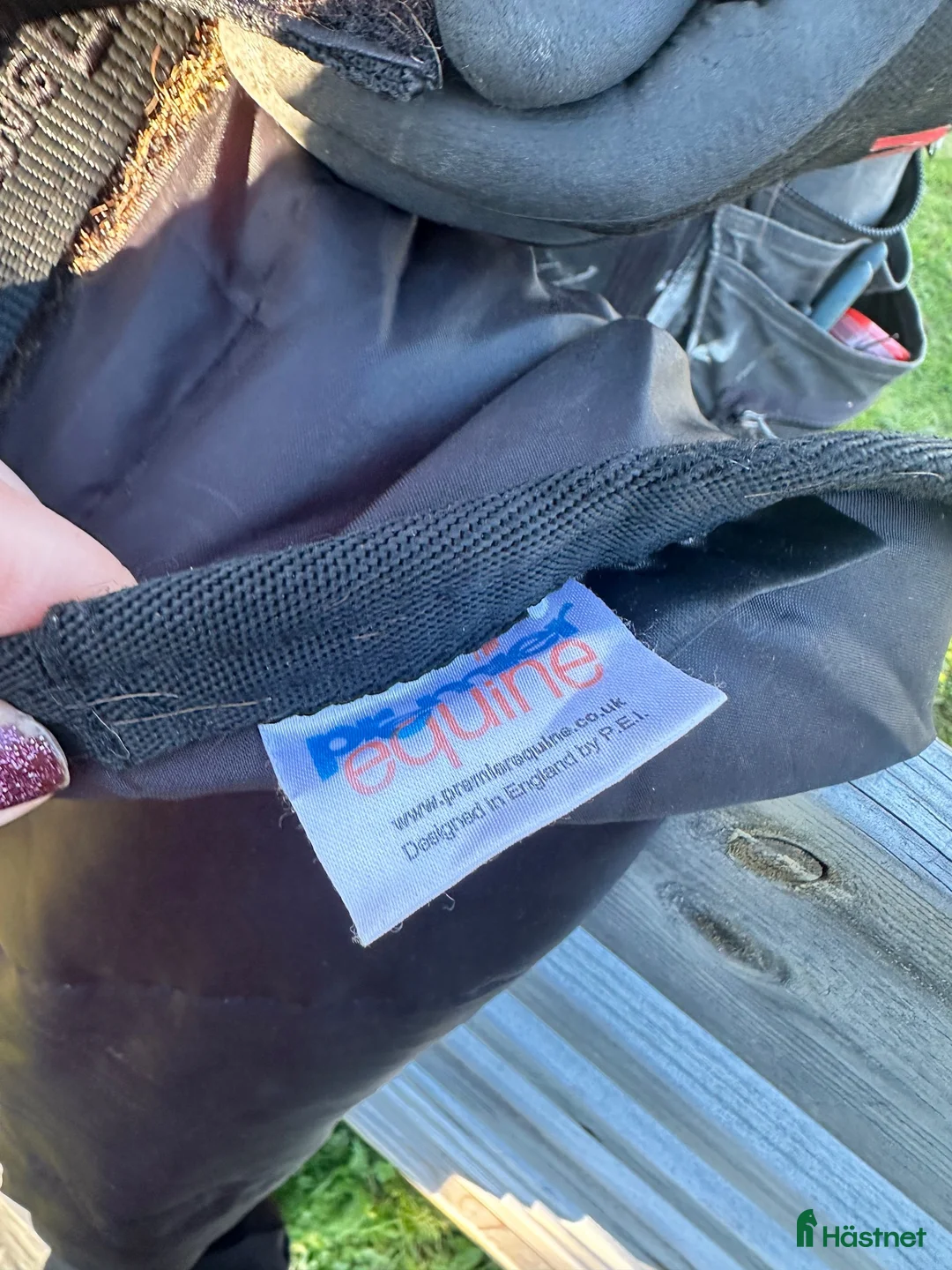 Täcken hästutrustning till salu: 3 stycken stalltäcken Premier equine  - Annons 2