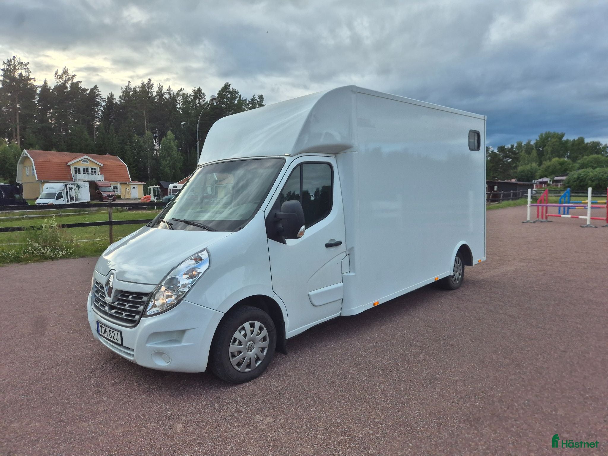 Hästlastbilar  fordon & transport till salu: Stuteribuss 955 kg 3sits Bkort - Annons 2