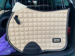 Schabrak & Vojlockar hästutrustning till salu: Fint schabrak i full i Vellinge - Annons 1