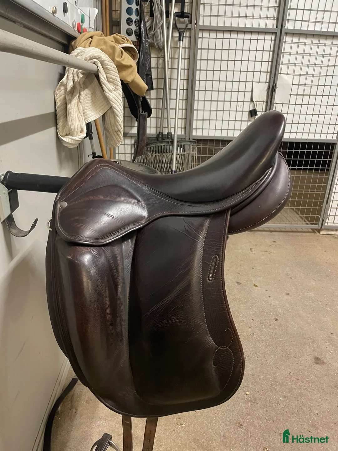 Sadlar hästutrustning till salu: Childeric DFXL i fint skick  i Stockholm - Annons 1