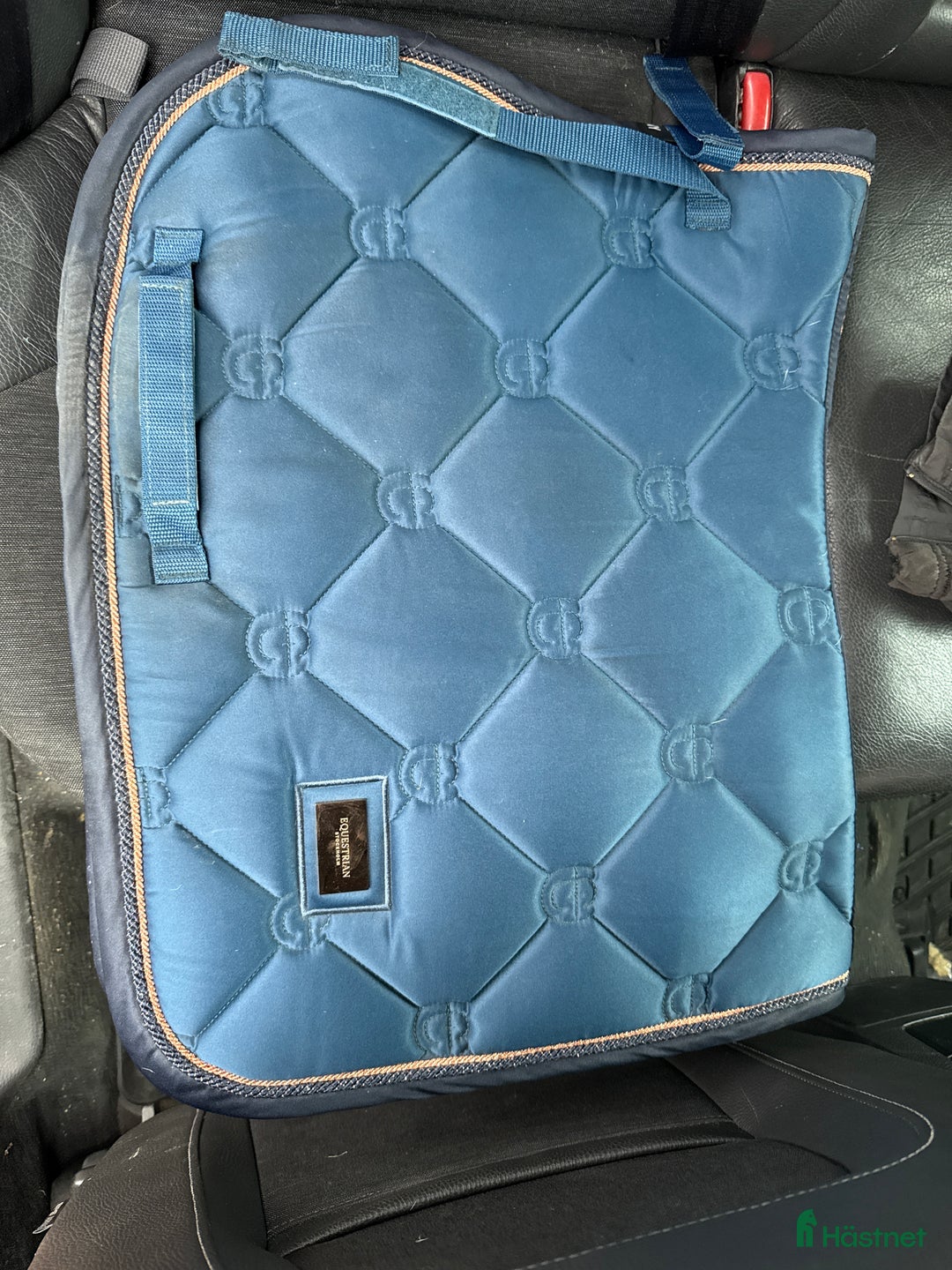 Schabrak & Vojlockar hästutrustning till salu: Equestrian Stockholm Schabrak  i Nora - Annons 1