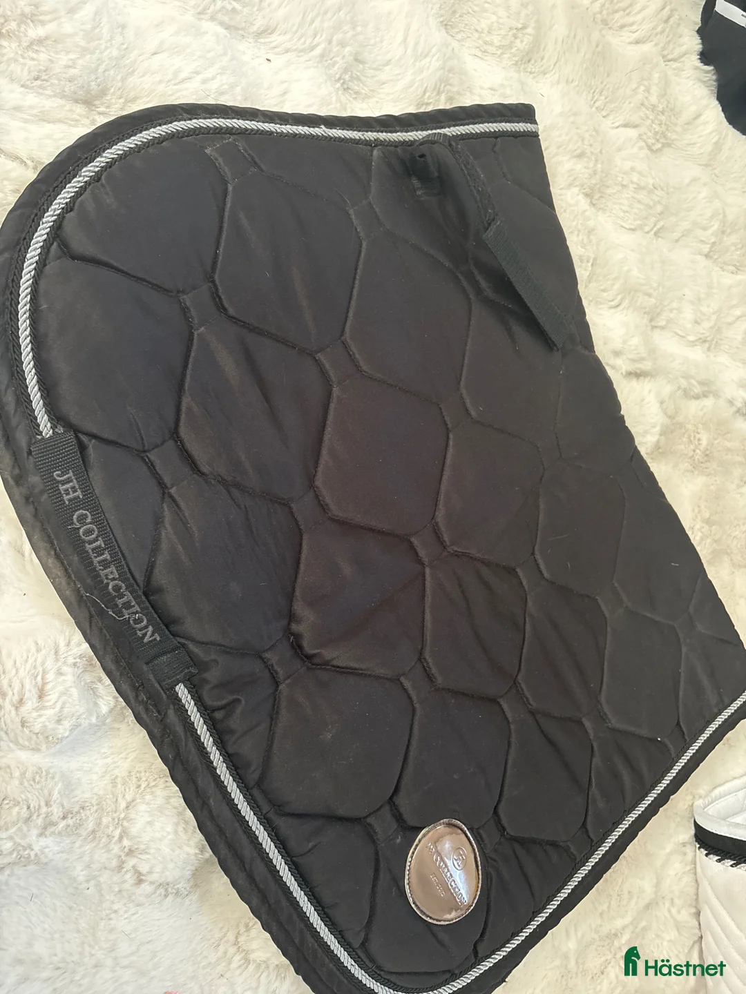 Schabrak & Vojlockar hästutrustning till salu: Svart schabrak🌸 - Annons 1
