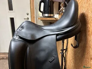 Sadlar hästutrustning Superfin Prestige D2 Zero 17” - Annons 13