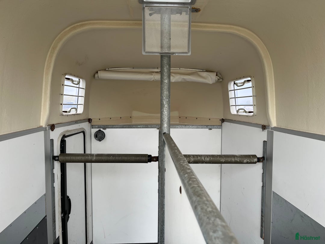 Hästtransporter  fordon & transport till salu: Thule Excellent ES150 i Klippan - Annons 8