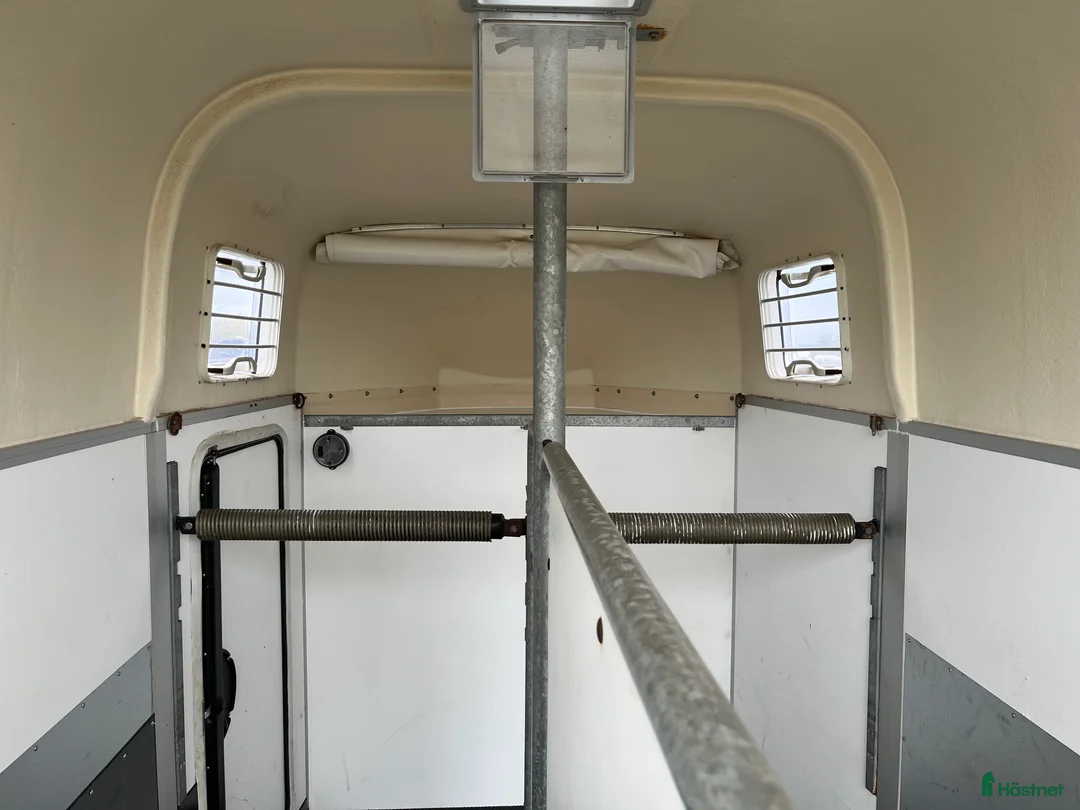 Hästtransporter  fordon & transport till salu: Thule Excellent ES150 i Klippan - Annons 8