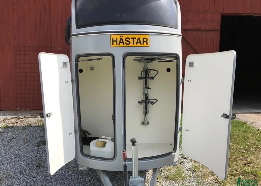 Hästtransporter  fordon & transport till salu: Thule Premium 1700 kg  - Annons 4