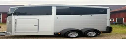 Hästtransporter  fordon & transport till salu: 2021, 1 ägare, v-hjul, vikt 1.950kg, BYTE, MOMS! i Lilla Edet - Annons 7