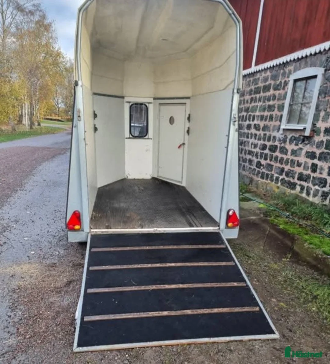 Hästtransporter  fordon & transport till salu: Totalrenoverad värmlandsvagn i väldigt fint skick! i Norrköping - Annons 4