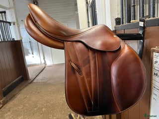 Sadlar hästutrustning till salu: Butet hoppsadel i Vaxholm - Annons 2