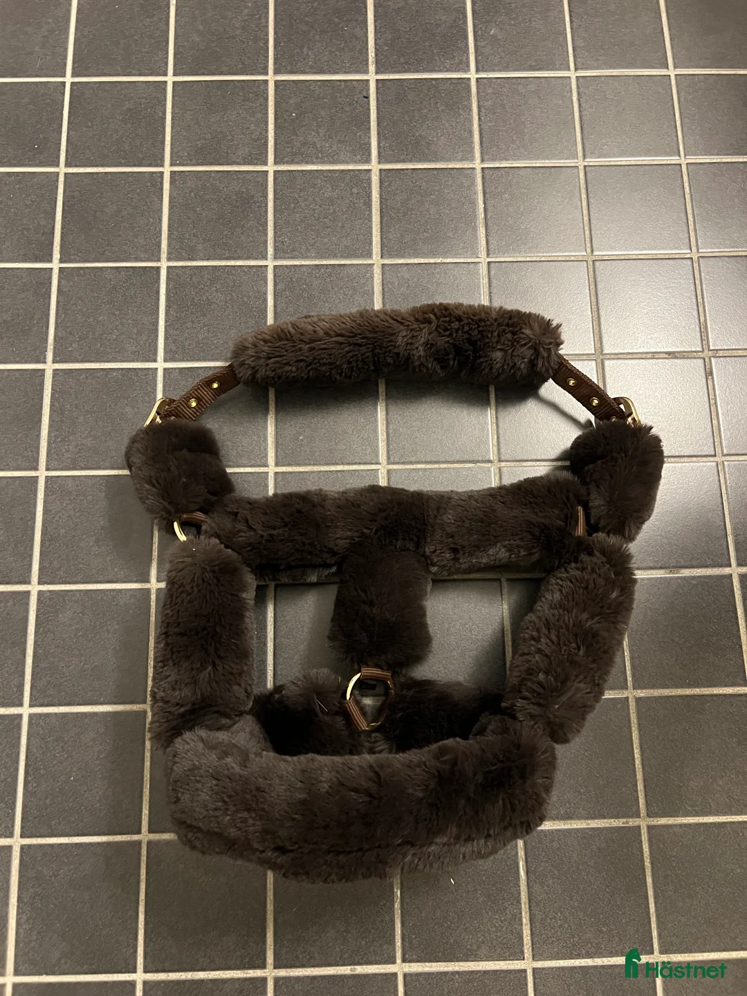 Övrig Hästutrustning hästutrustning till salu: Brun fluffgrimma i Göteborg - Annons 2