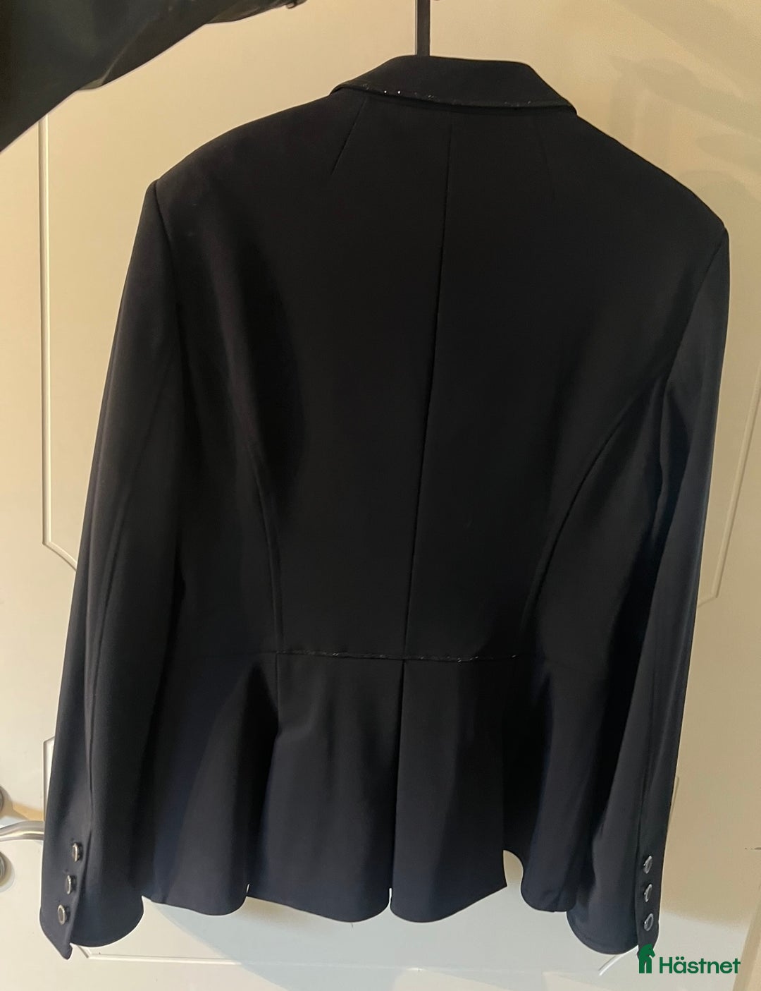 Jackor & Kavajer ryttarutrustning till salu: Samshield kavaj i Tranås - Annons 2