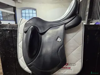 Sadlar hästutrustning Mycket fin Bates Artiste till salu! - Annons 1