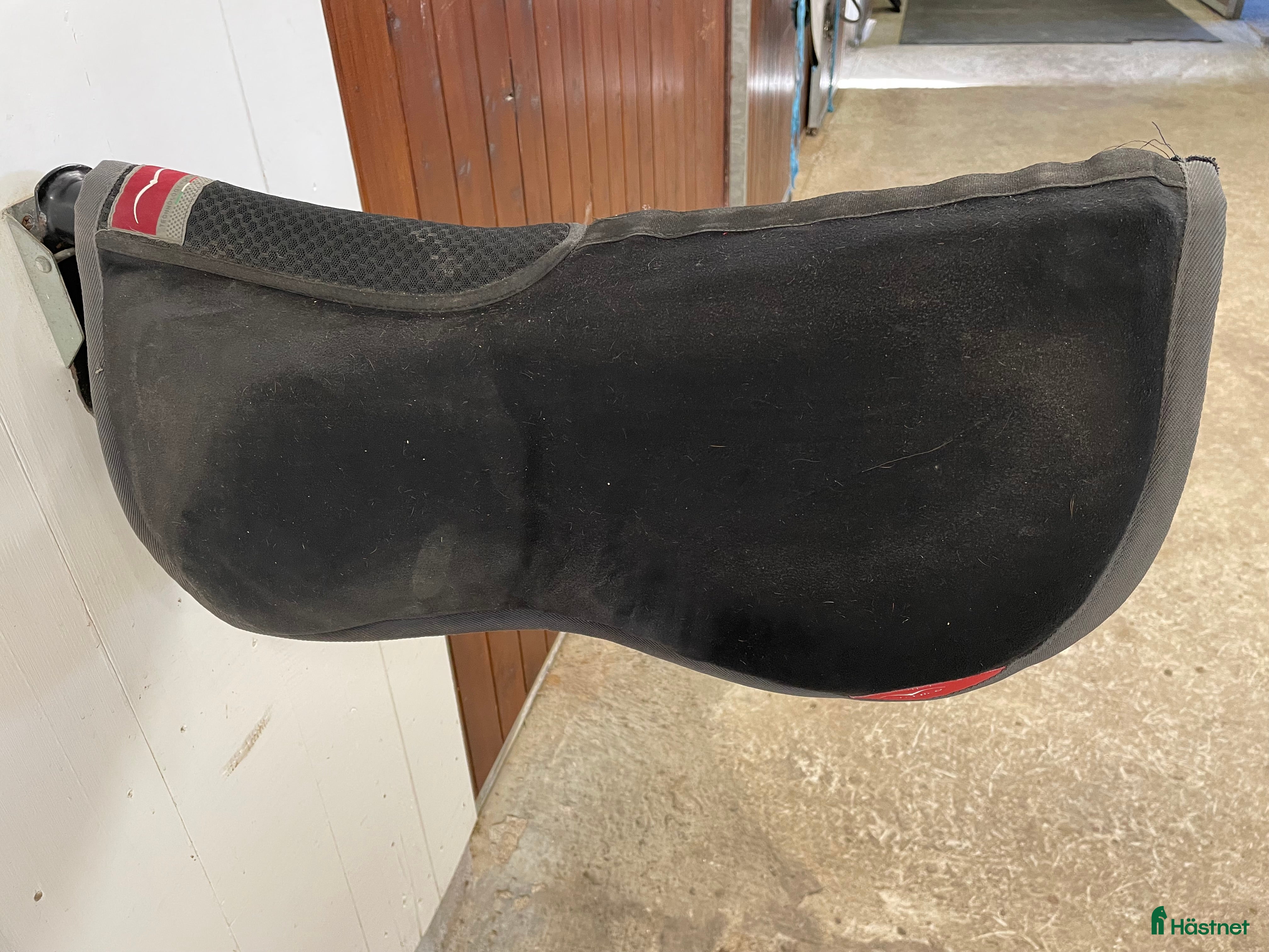 Schabrak & Vojlockar hästutrustning till salu: Animo Foam Pad i Enköping - Annons 2