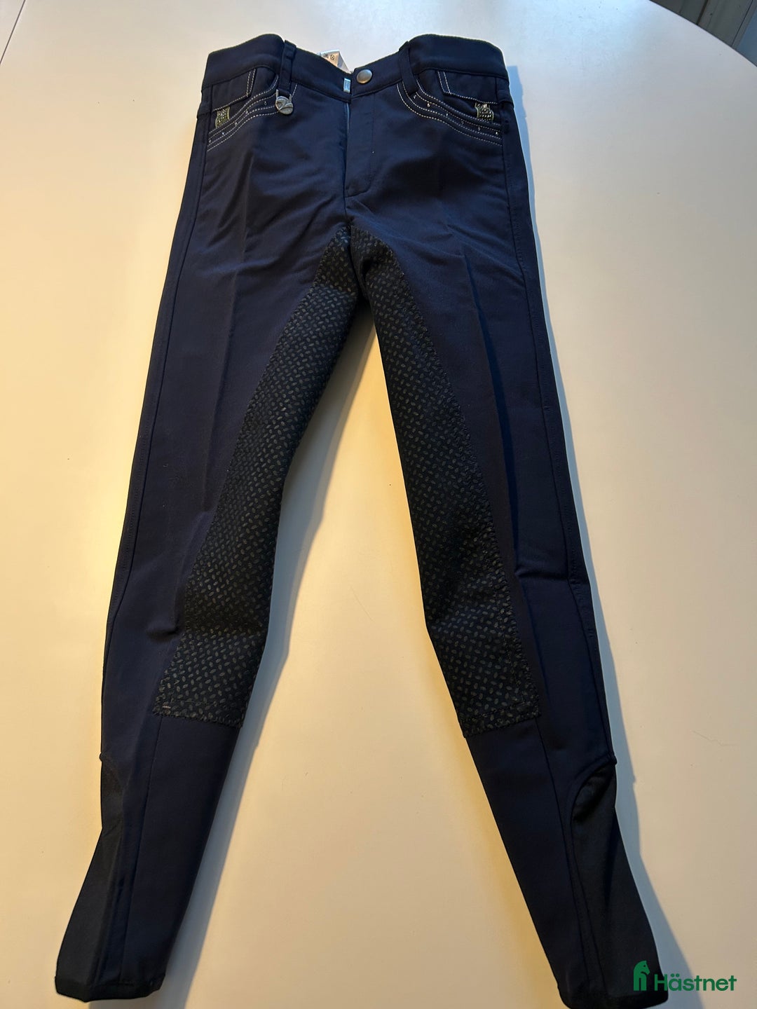 Ridbyxor ryttarutrustning till salu: Nya ridbyxor + T-shirt stl.140/146 i Vellinge - Bild 5
