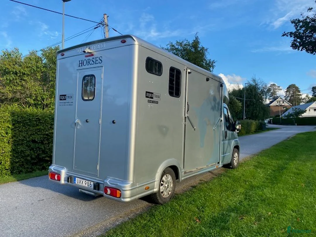 Hästlastbilar  fordon & transport till salu: Peugeot Equi-Trek 2018, lågmilare. - Annons 2