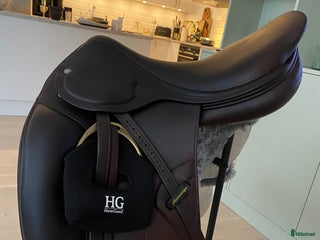 Sadlar hästutrustning till salu: Fin dressyrsadel Amerigo DJ i Tranås - Annons 1