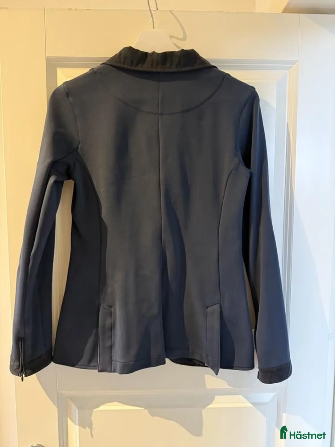 Jackor & Kavajer ryttarutrustning till salu: Animo kavaj marinblå IT 40 i Gävle - Annons 2