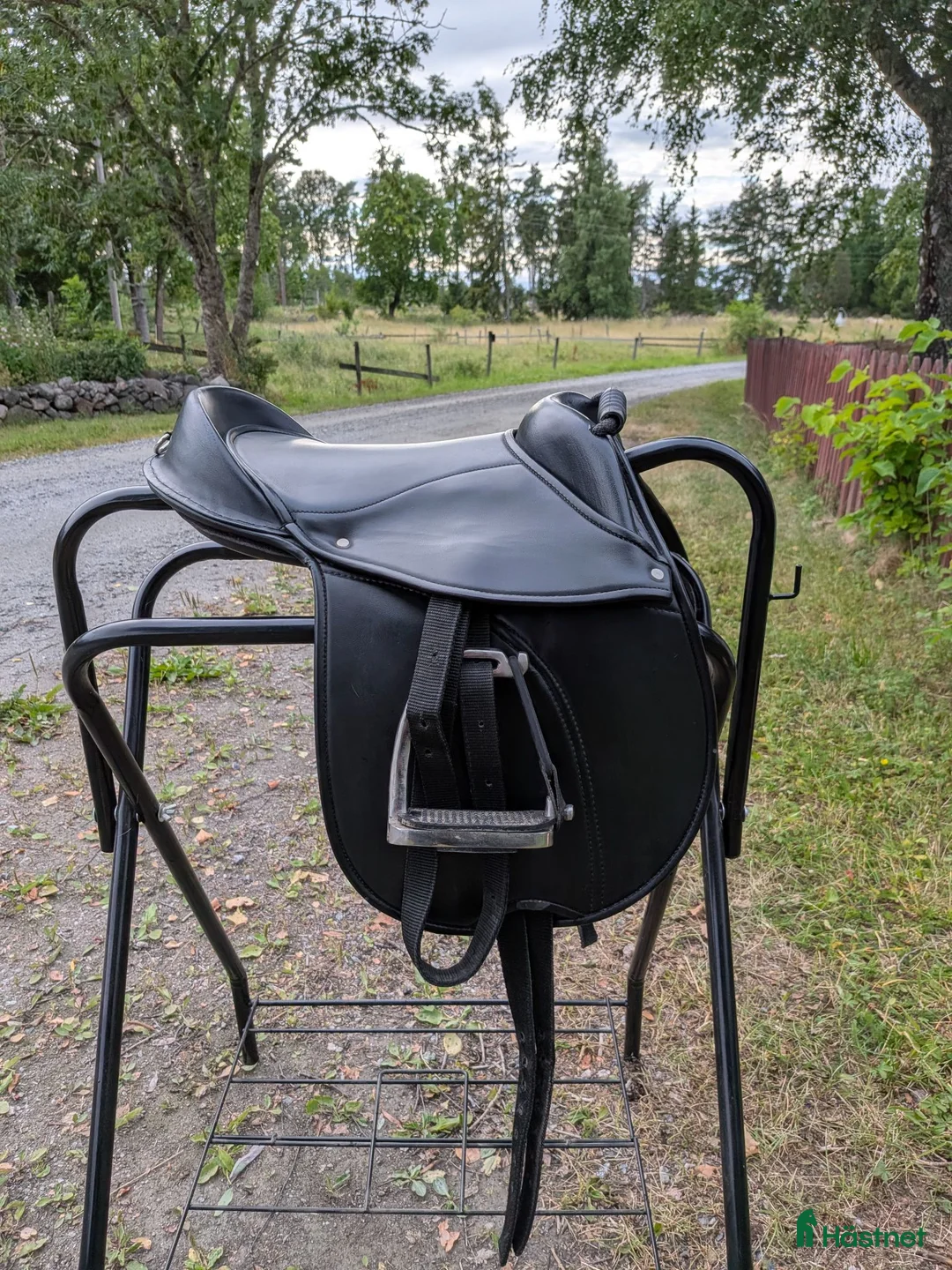 Sadlar hästutrustning till salu: Sadelkammar-rensning - Annons 2
