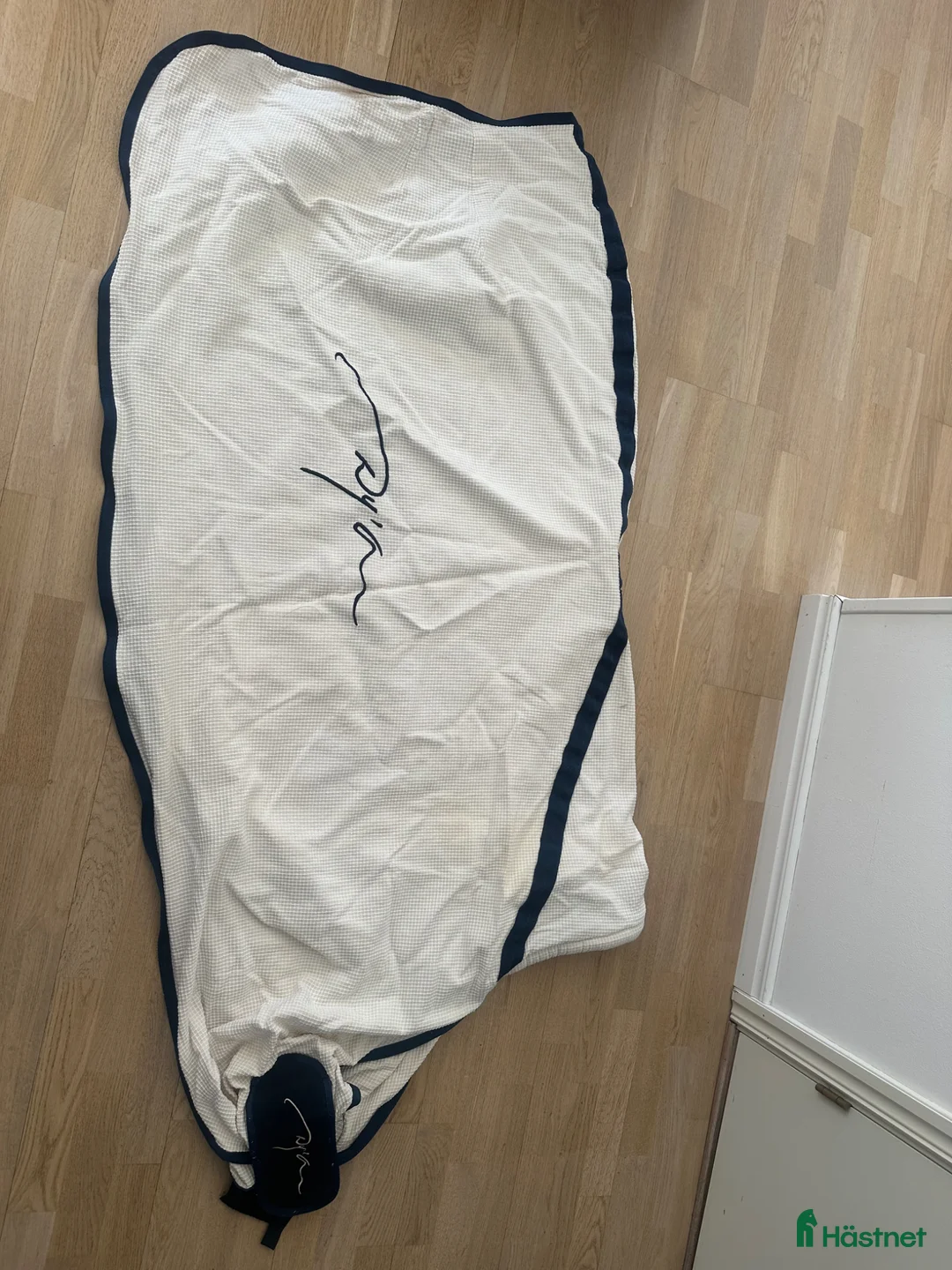 Täcken hästutrustning till salu: Dyon täcke  - Annons 1