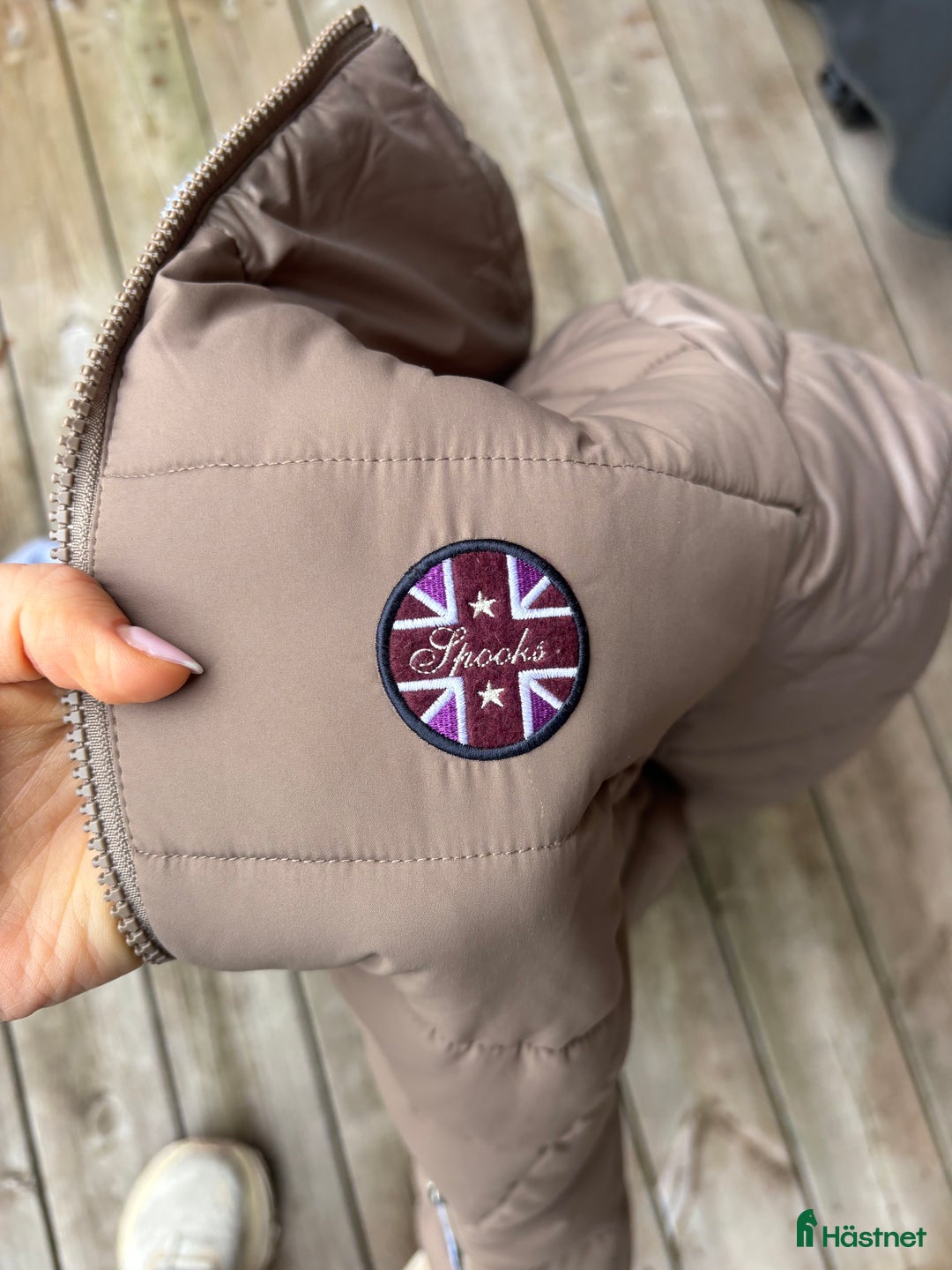 Jackor & Kavajer ryttarutrustning till salu: Snygg beige ridjacka  i Tyresö - Annons 3