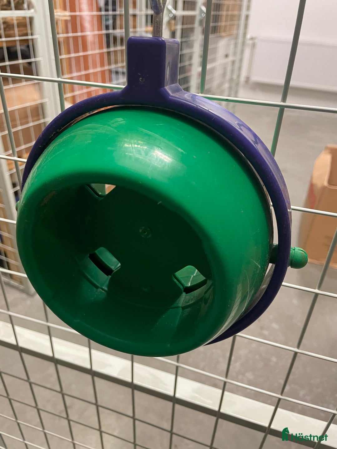 Stallinredning, stängsel & gård övrig utrustning till salu: Likit Bordedom Buster Hästleksak i Täby - Annons 2