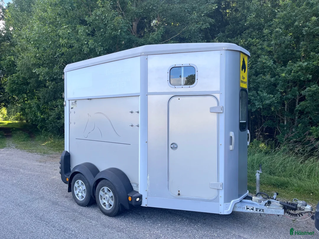 Hästtransporter  fordon & transport till salu: Ifor HB506 m. Sadelkammare årsm-14 - Annons 1