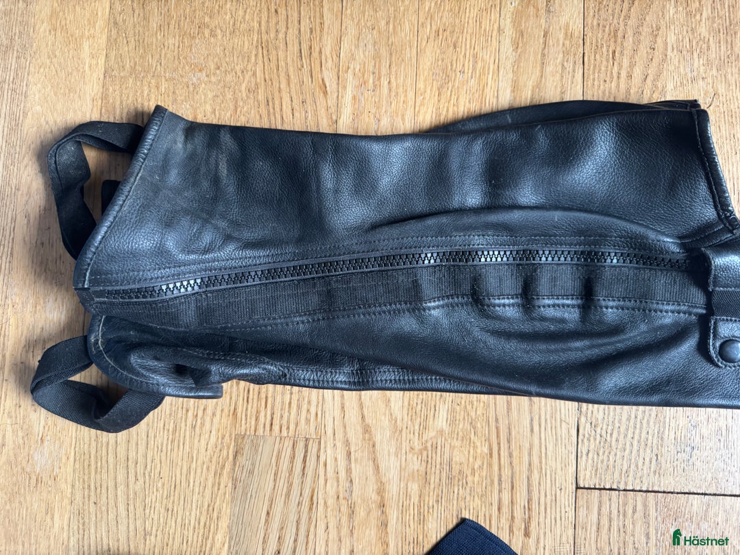 Ridbyxor ryttarutrustning till salu: Billiga ridbyxor  i Matfors - Annons 3