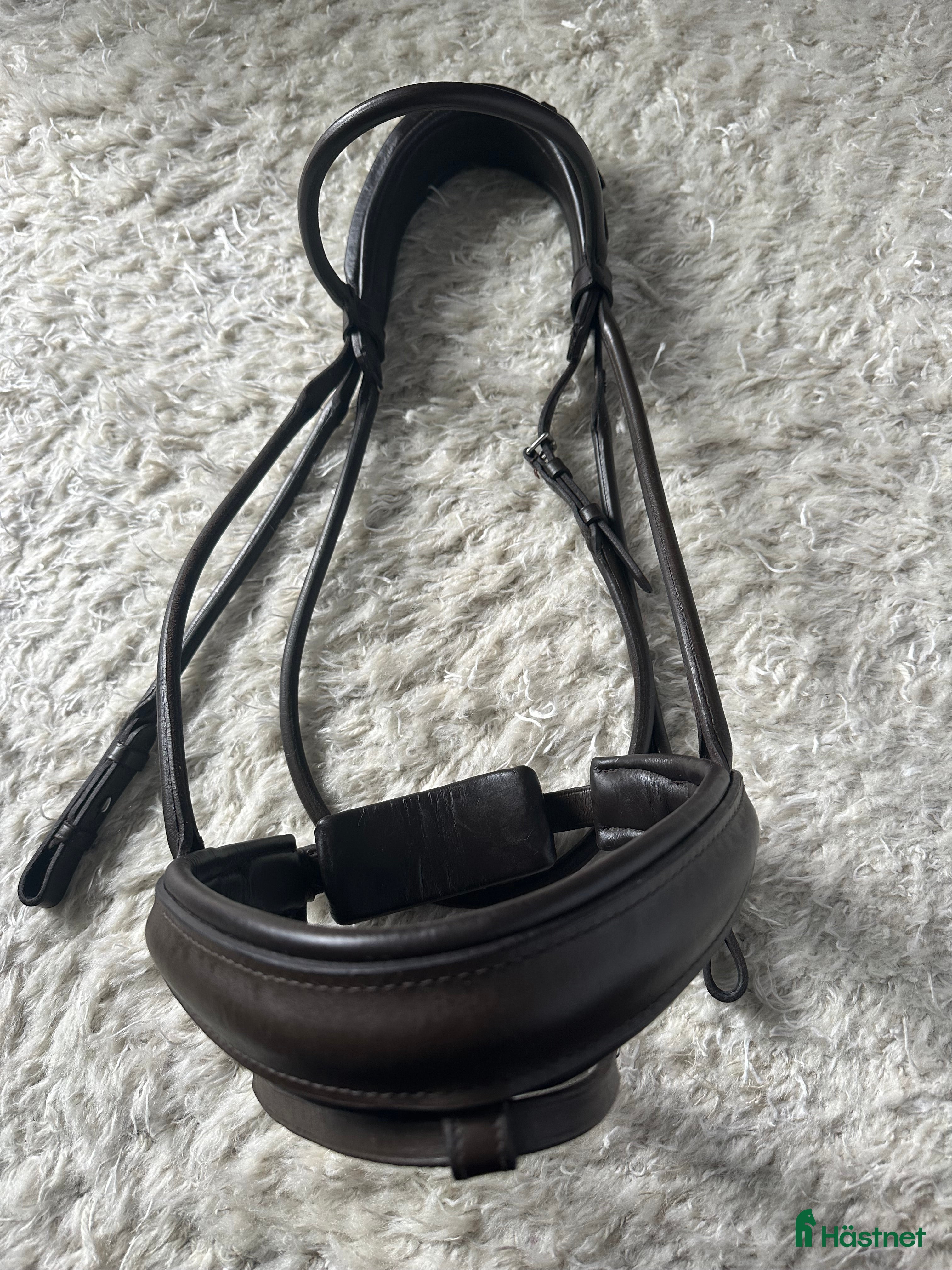 Träns hästutrustning till salu: Otto Schumacher - rundsytt träns i Stockholm - Annons 19