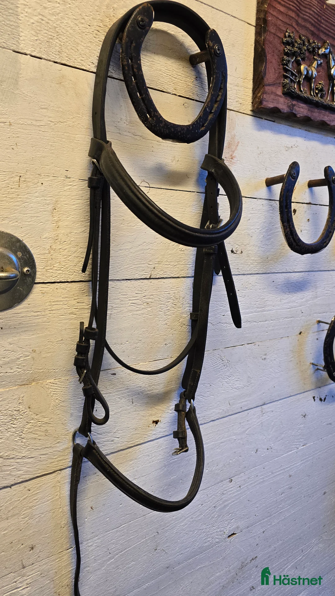 Träns hästutrustning till salu: Ett ponnyträns, samt ett i strl full. Frakt ingår - Annons 2