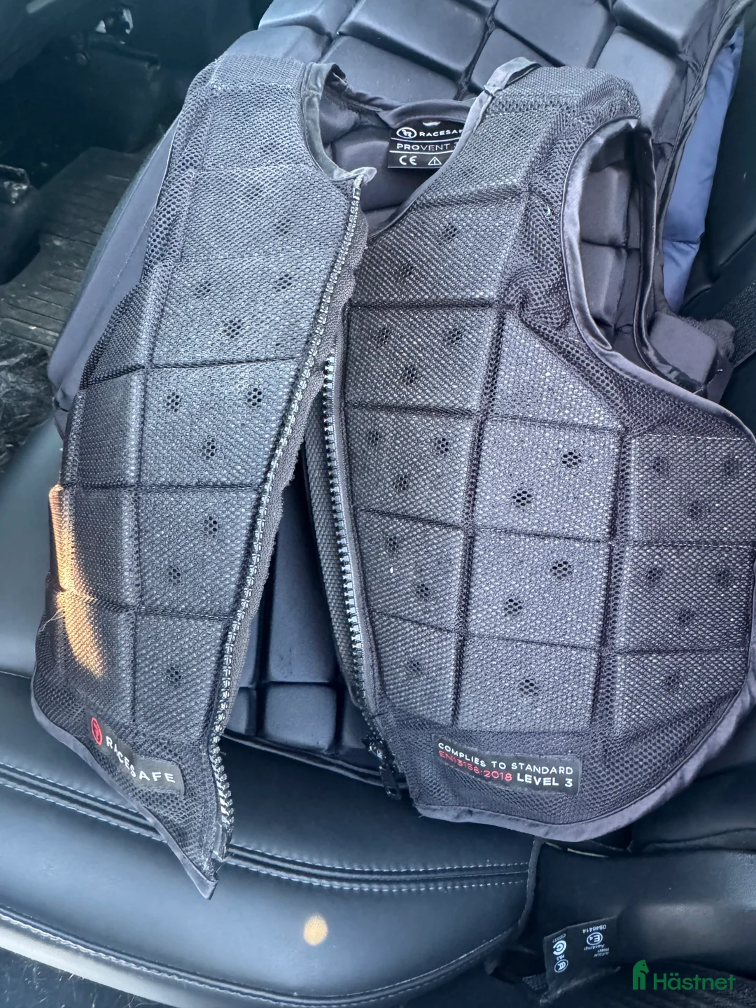 Säkerhetsvästar ryttarutrustning till salu: Racesafe Childs Medium - Annons 1