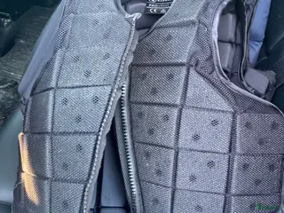 Säkerhetsvästar ryttarutrustning till salu: Racesafe Childs Medium - Annons 16