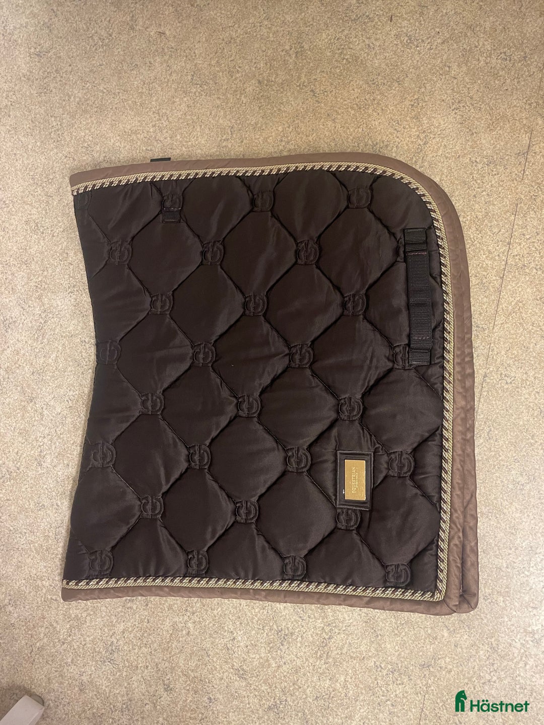 Schabrak & Vojlockar hästutrustning till salu: Flera Dressyrschabrak från Equestrian Stockholm  i Brastad - Annons 5