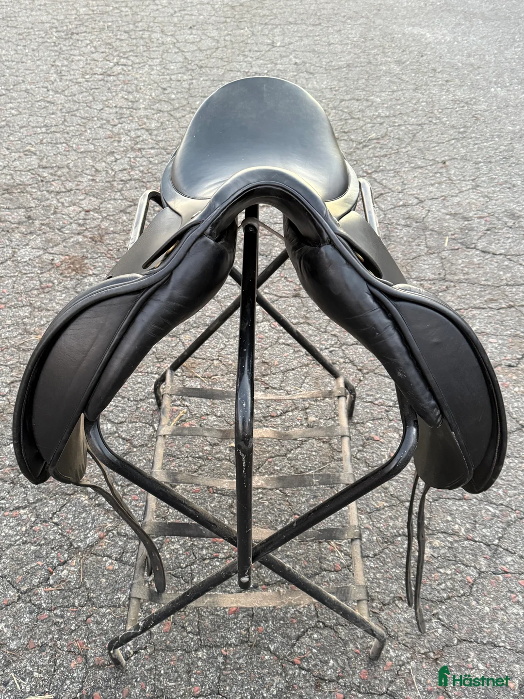 Sadlar hästutrustning till salu: Dressyrsadel Cobra från Harry Dabbs i Bromma - Annons 3