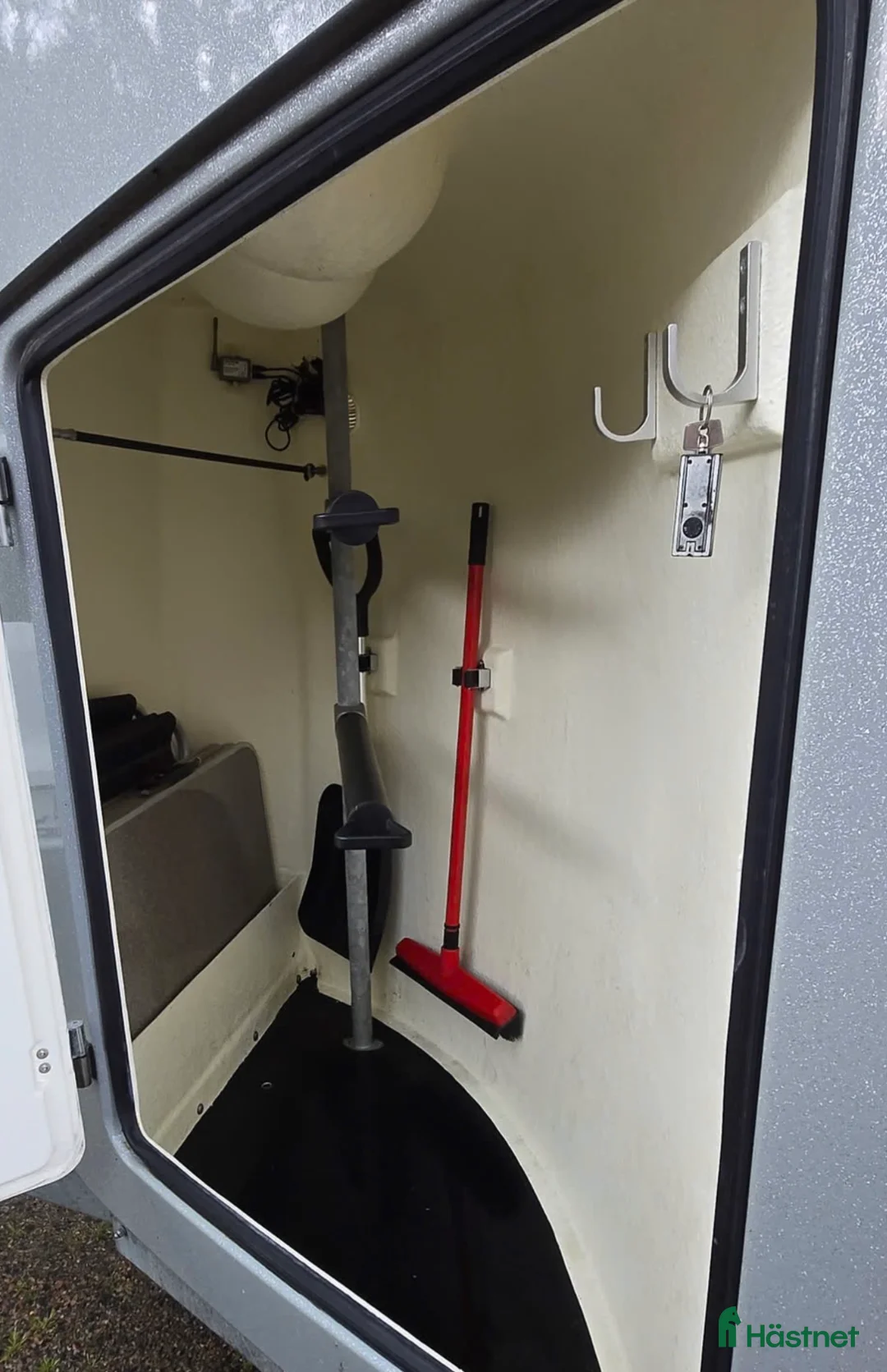 Hästtransporter  fordon & transport till salu: Bäckman Comfort 2016 - Annons 5